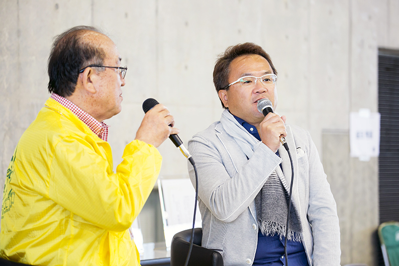 ▼自動車ライターの西川淳さんトーク＆サイン会。今年は参加者レポートターとしても大活躍！